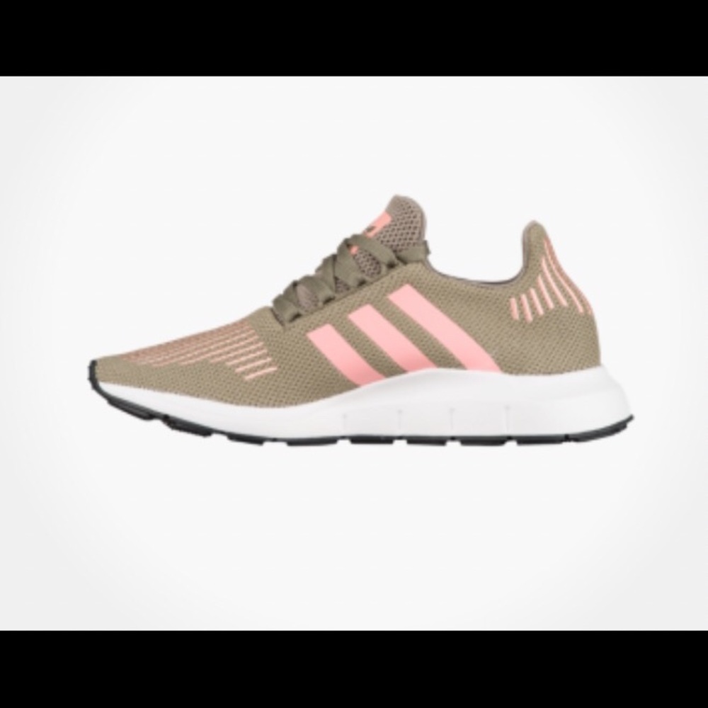 WOMEN'S ADIDAS ORIGINALS SWIFT RUN ATHLETIC SHOE